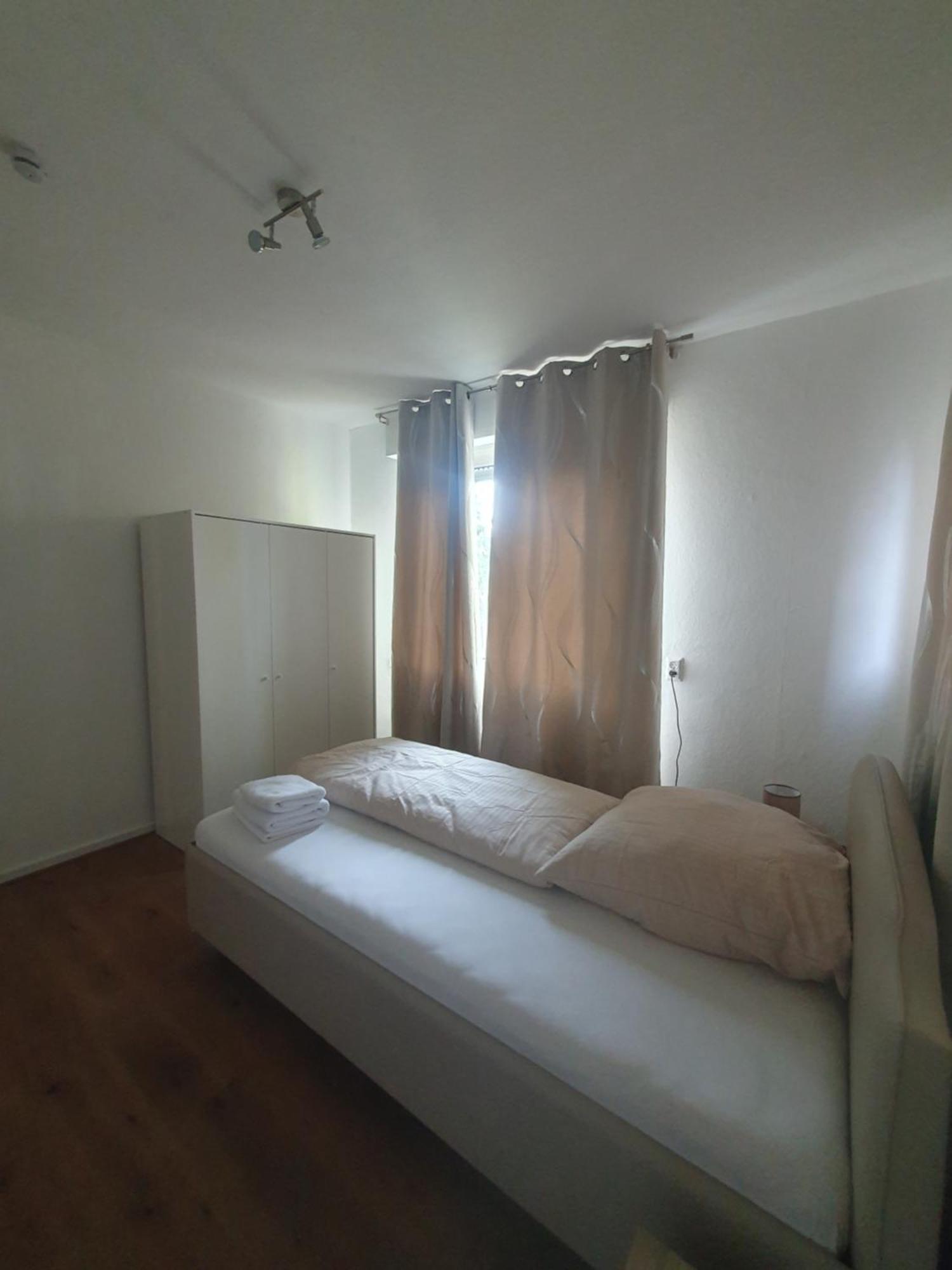 شقة Privatzimmer An Der Uniklinik Mainz - Nur Fuer Weibliche Gaeste المظهر الخارجي الصورة